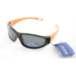 OCCHIALI DA SOLE INVU K2414 C NERO ORANGE BAMBINO 4-9 ANNI IN GOMMA ELASTICA LENTI POLARIZZATE 100% UV 400 SUNGLASSES POLARIZED